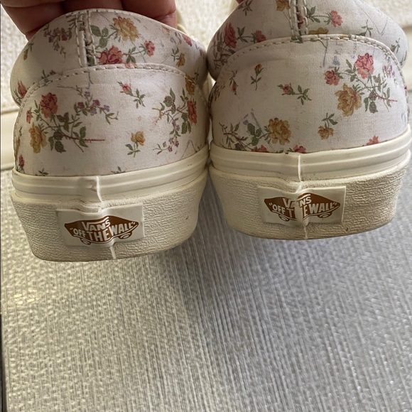 Vans White Floral Slip-On Shoes - Picture 6 of 6